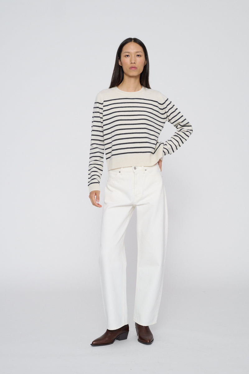 Classic Sweater 02